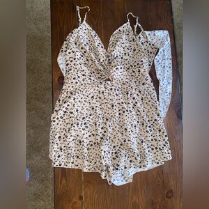 SHEIN Floral Print Jumpsuit in Black and White